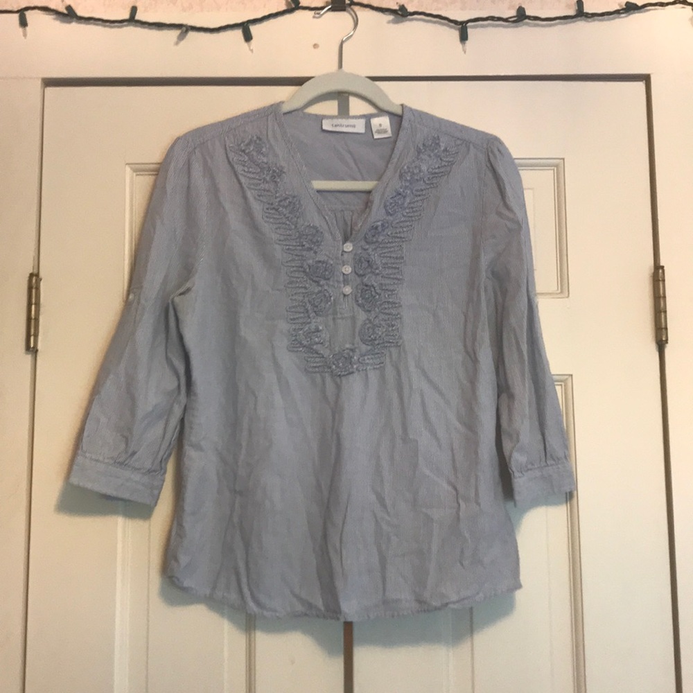 Roll-up w/button 3/4 sleeve seersucker top